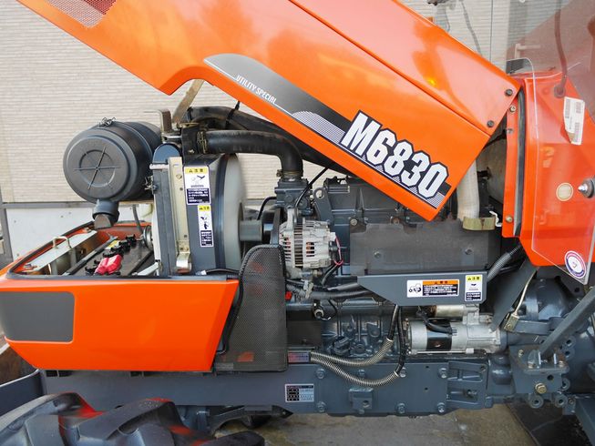 トラクター M6830 写真９