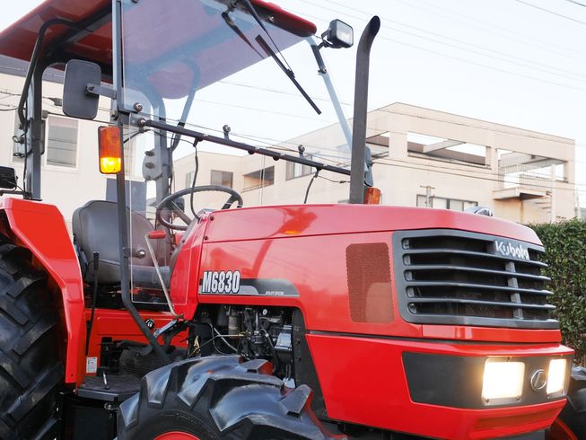トラクター M6830 写真５