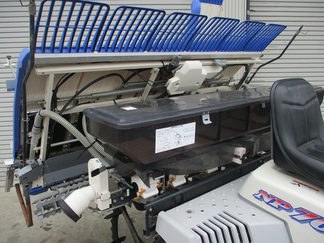 田植機 NP70GｰLF 写真２