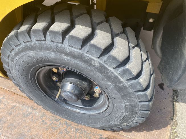 フォークリフト FG15-20 写真８