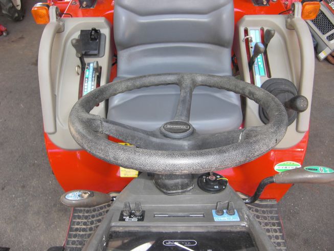 トラクター AF120VPUS4 写真２