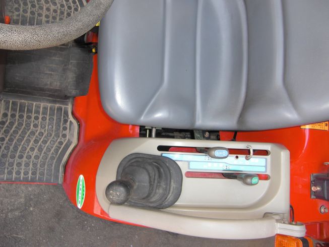 トラクター AF120VPUS4 写真３