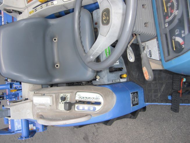 トラクター TH233-BA15D 写真３