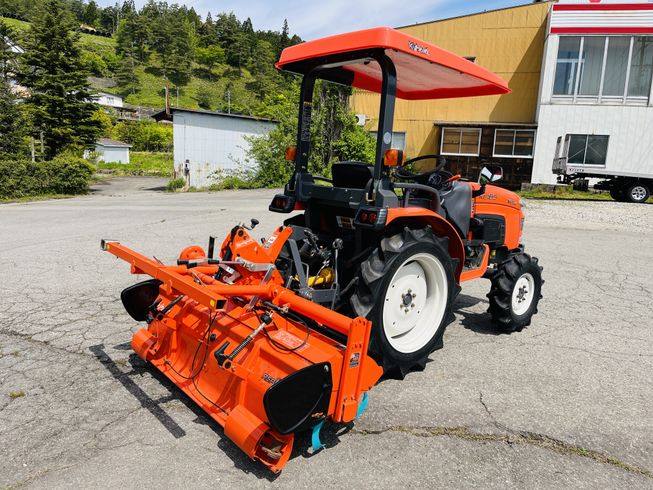 トラクター KB185 写真５