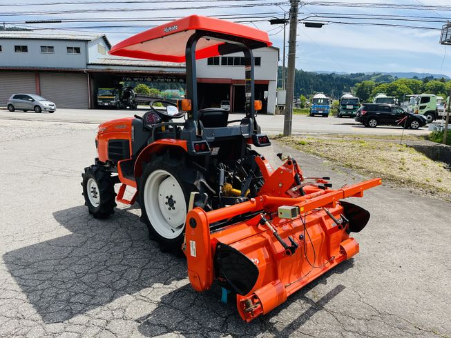 トラクター KB185 写真４