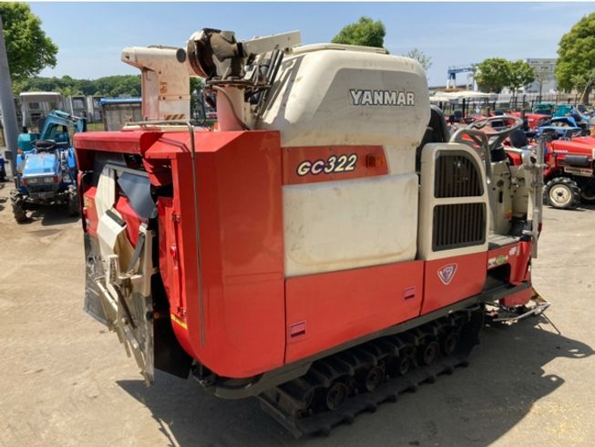 コンバイン GC322 写真３