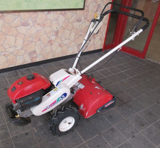 イセキ 耕運機 写真