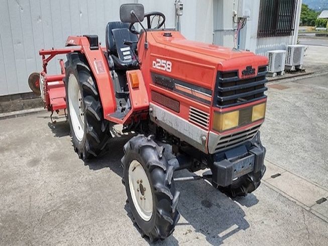 トラクター D258 写真２