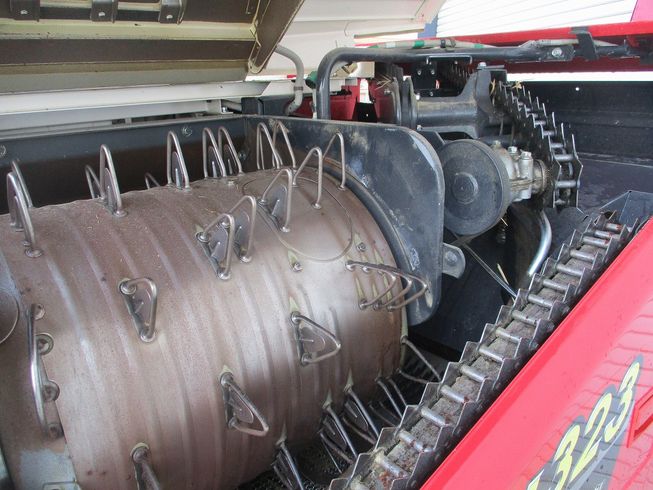 コンバイン AJ323 写真５