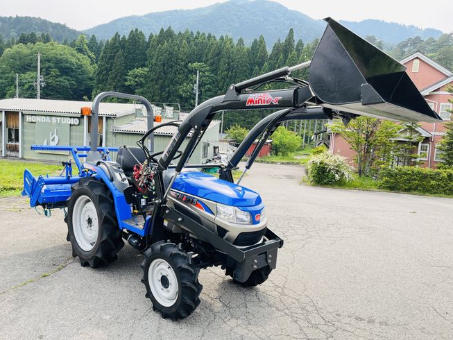 トラクター TH215-B 写真２