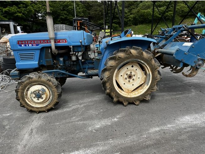 トラクター E18D 写真３