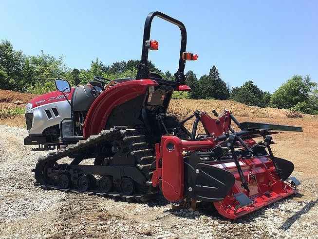 トラクター CT226 (フルクローラー) 写真３