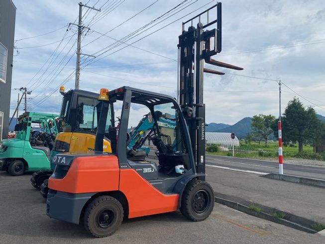 フォークリフト 8FG35J 写真３