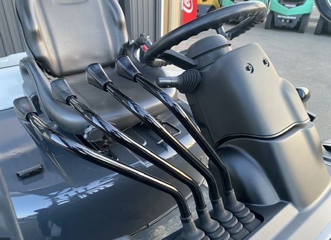 フォークリフト FGE15T5 写真７