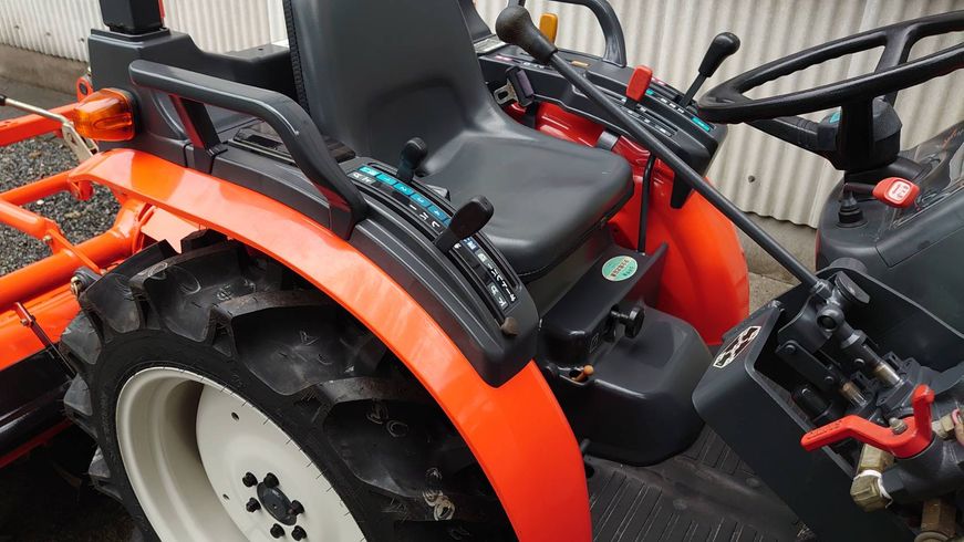 トラクター GB180 写真５