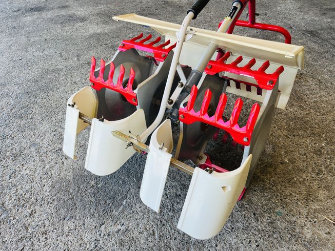 水田除草機(ミニカルチ) MA3 写真７