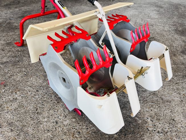 水田除草機(ミニカルチ) MA3 写真８