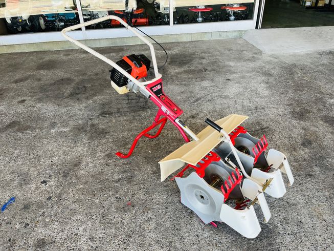 水田除草機(ミニカルチ) MA3 写真２