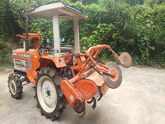トラクター ZL1802DT 写真３