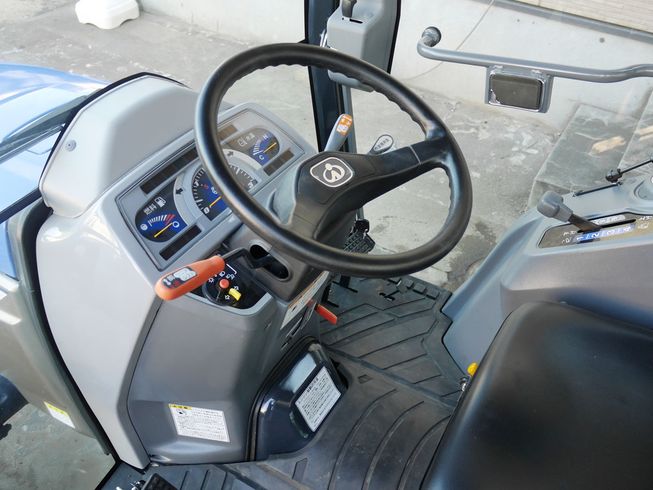 トラクター TH235 写真５