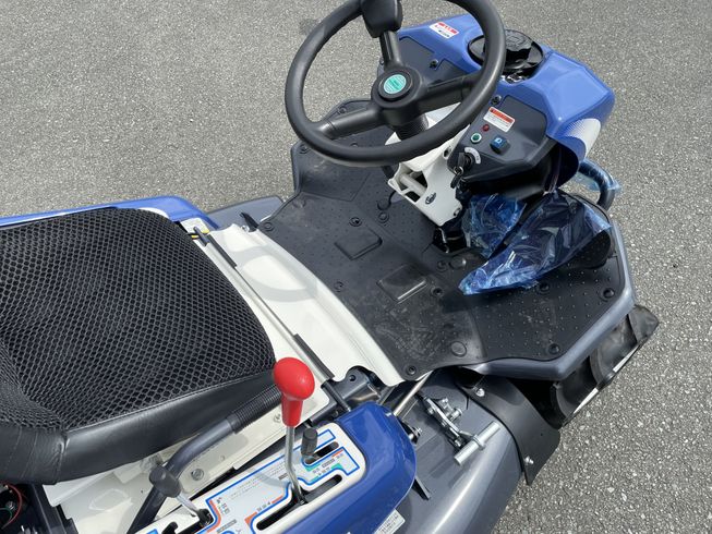 乗用草刈機 RM983X 写真４
