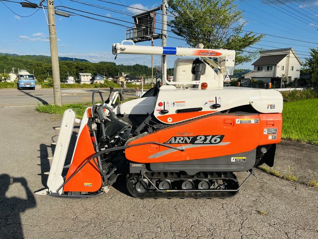 コンバイン ARN216 写真４