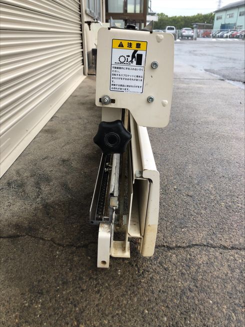 育苗箱施用剤散布機　らくまきちゃんR RMR8-N　上越〇 写真２