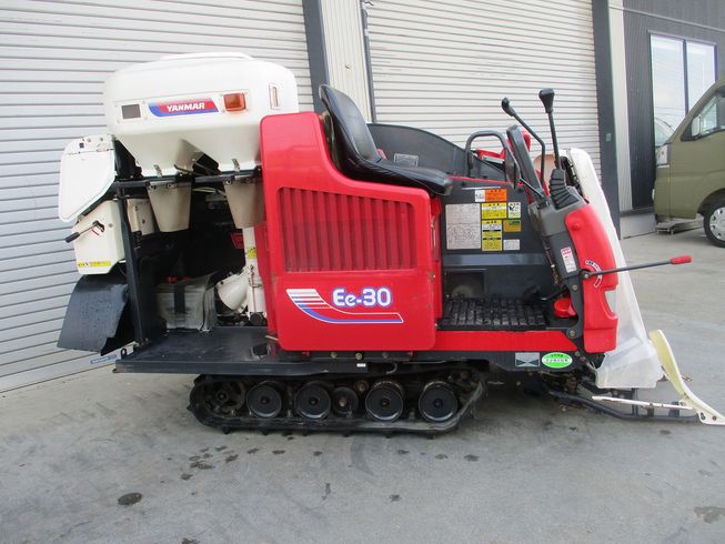 コンバイン Ee30 写真３