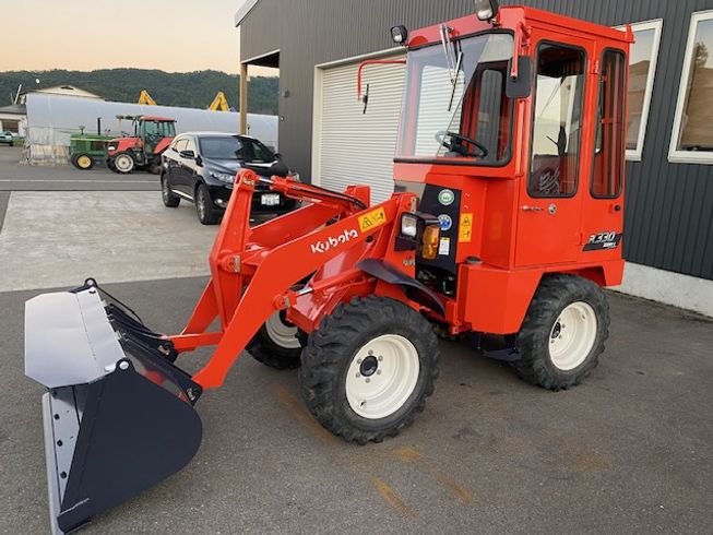 タイヤショベル　ホイールローダー R330 写真２