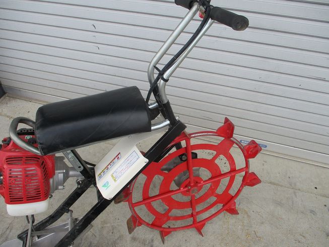 乗用式溝切機  MKF-A415 写真２