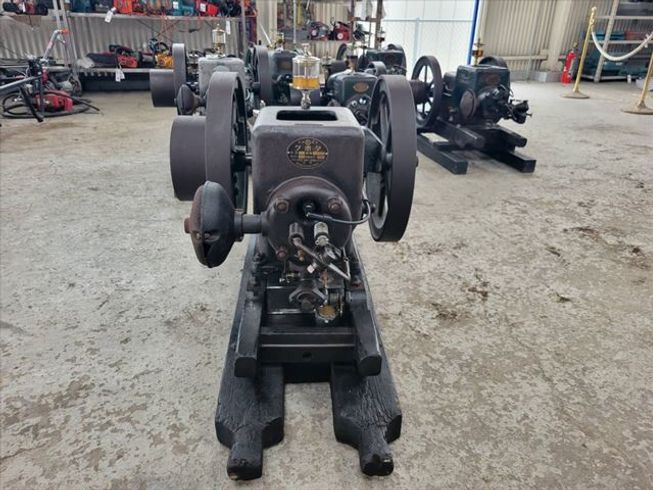 発動機 UF 写真２