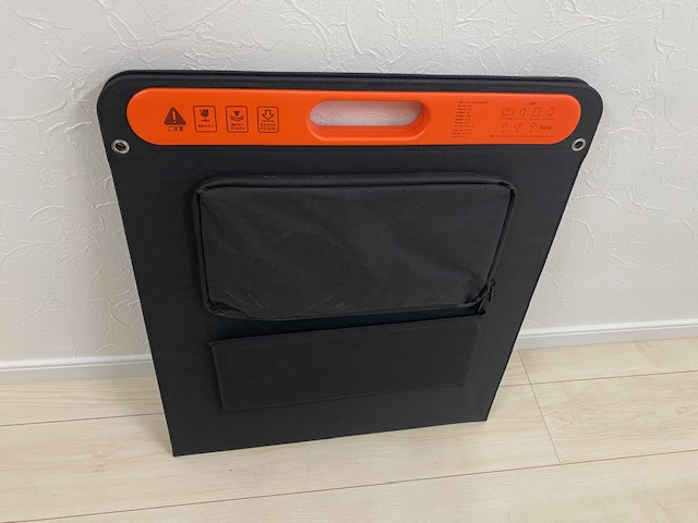 ポータブル蓄電器 400+ソーラパネルセット 写真５