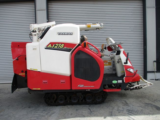 コンバイン AJ218 写真４