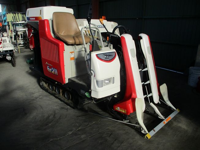 コンバイン Ee211 写真２