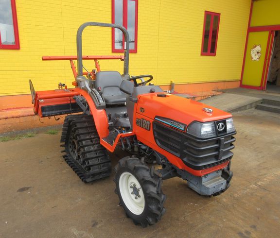 クボタ トラクター 写真