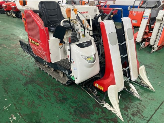 コンバイン Ee214 写真２