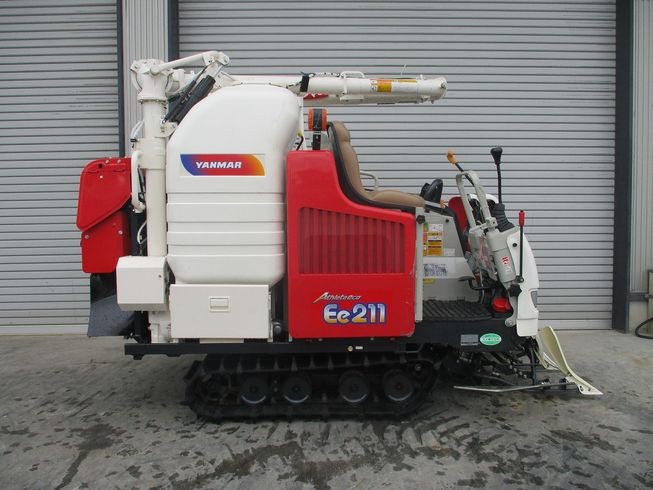 コンバイン Ee211G 写真２