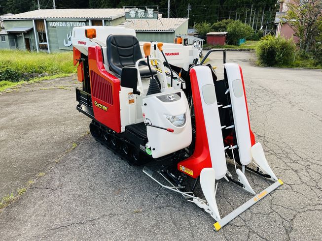 コンバイン Ee211W 写真２