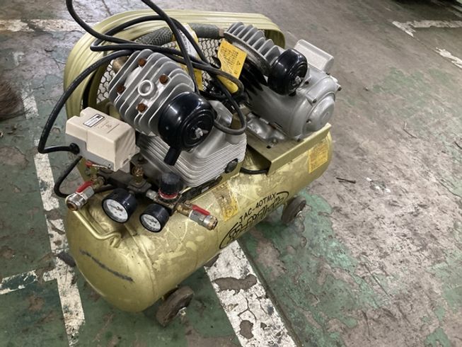 エアーコンプレッサー JAC-40TMX 写真２