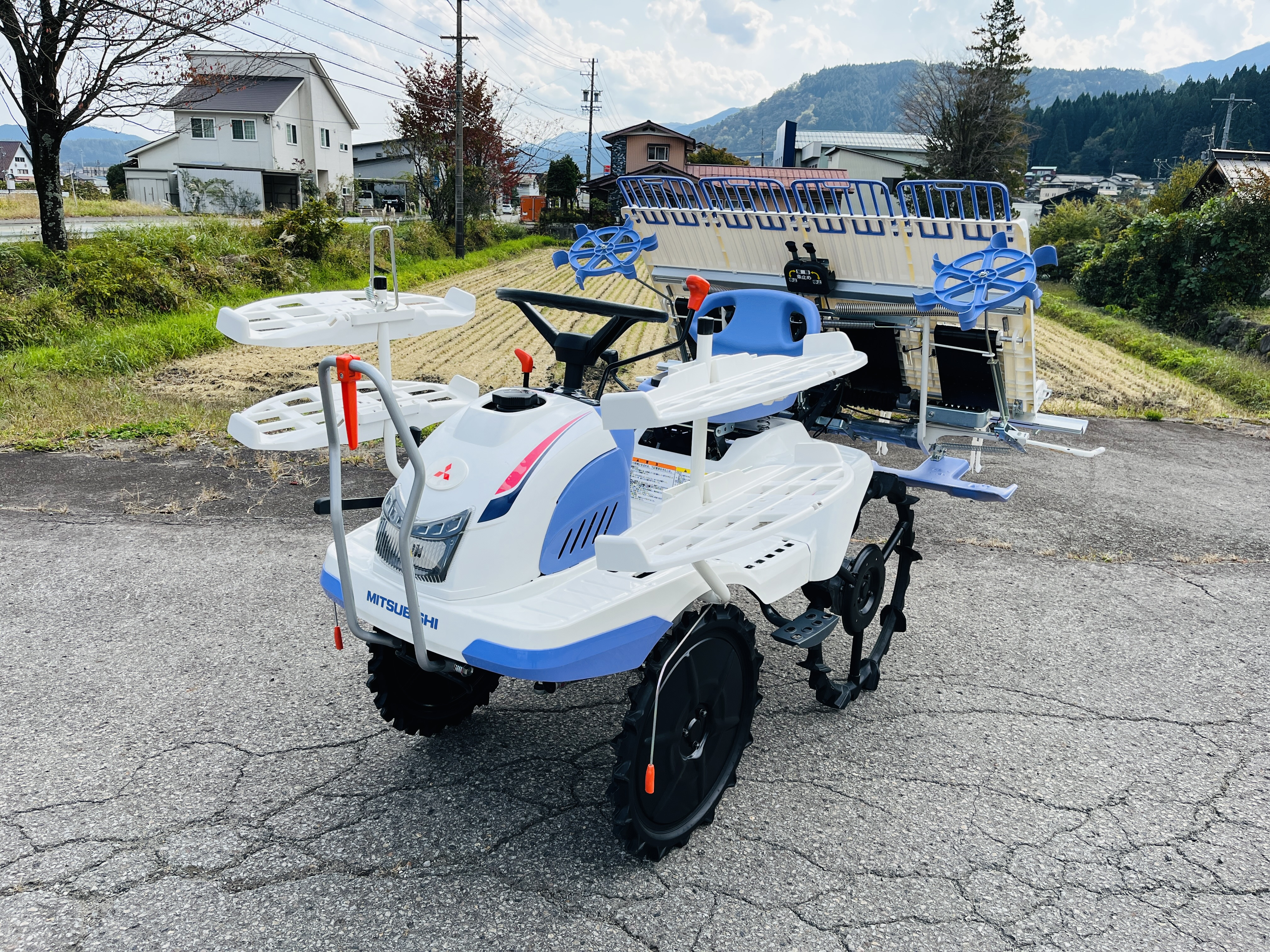 三菱 田植機 写真
