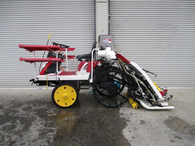 田植機 YR4J 写真４