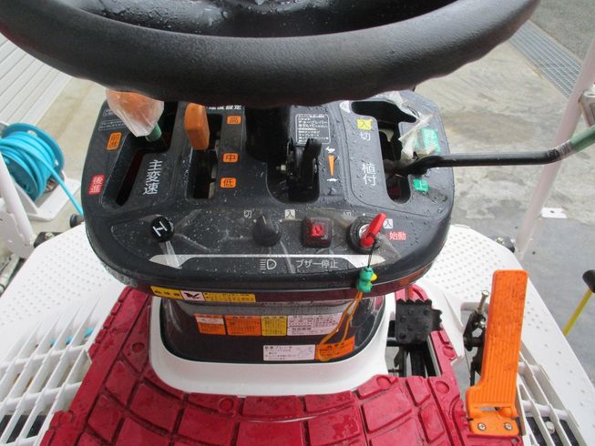 田植機 YR4J 写真５