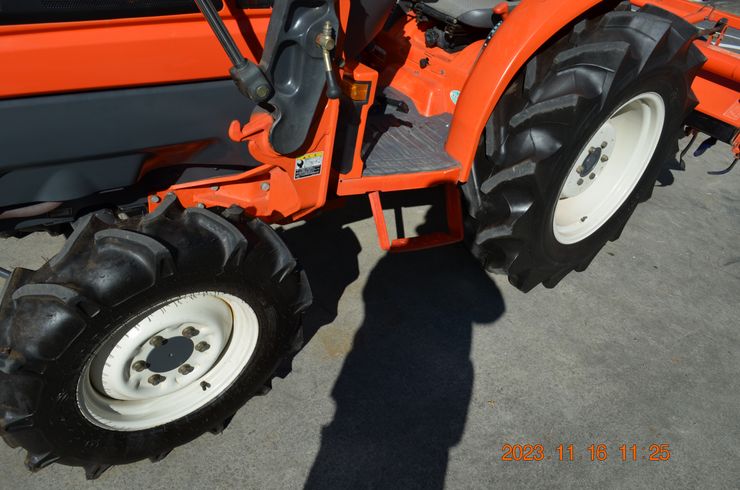 トラクター KL33FQBMAWF7 三陽ｸﾞﾚｲﾀｽﾛｰﾀﾞｰ付 写真６