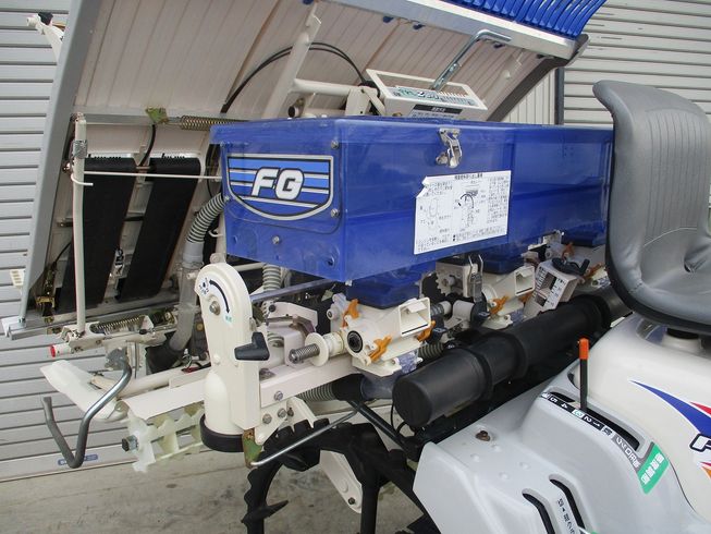 田植機 PQZ4-DULF 写真５