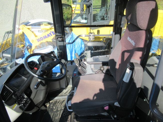 ホイールローダー/タイヤショベル WA320-7 写真３