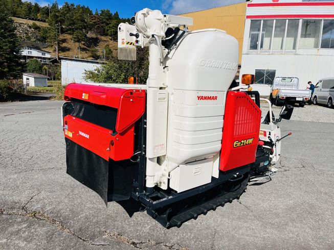 コンバイン Ee214W 写真４