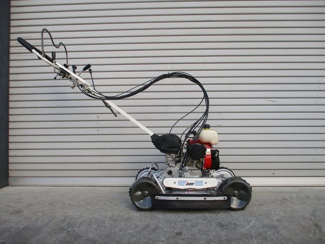 畦草刈機 SP850A 写真３