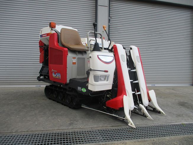 コンバイン Ee211 写真２