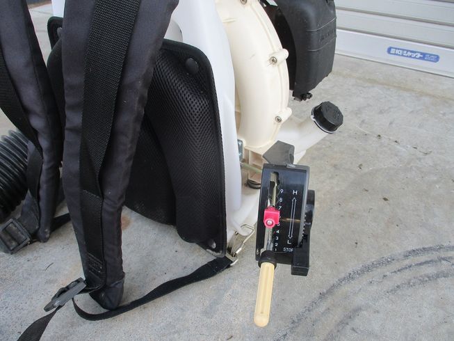 背負動力散布機 MDJ7000G 写真８