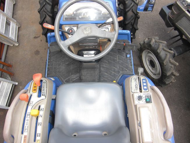 トラクター TH253GQ-A15VD　ノークラッチ 写真３